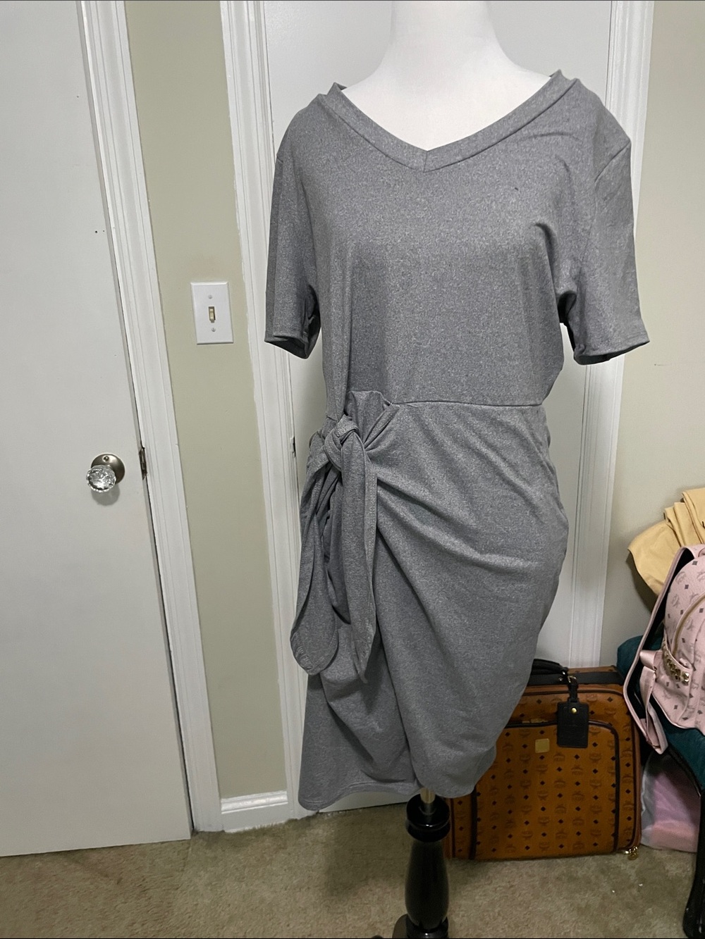 Gray Tie-Waist V-Neck Women’s Dress